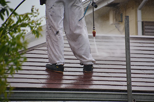 Soft Washing a Roof