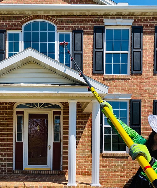 Spot-Free Window Cleaning Using a Water-Fed Pole System
